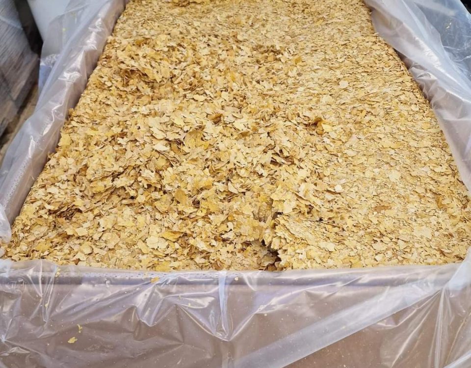 Hojas de tabaco Virginia Flue-Cured Bright Leaf doradas y curadas al calor, listas para tabaco kilo natural.